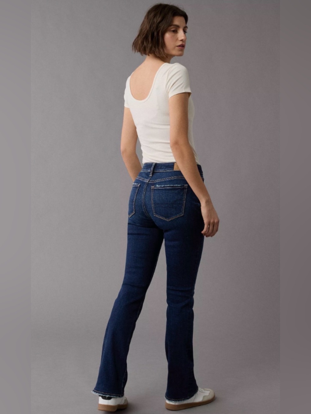 AE Next Level High-Waisted Skinny Kick
Jean Dark Shadow size 12L long